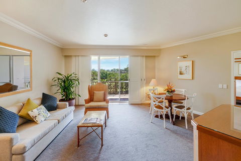 InterContinental Sanctuary Cove Resort, An IHG Hotel - Holiday Jervis Bay 13