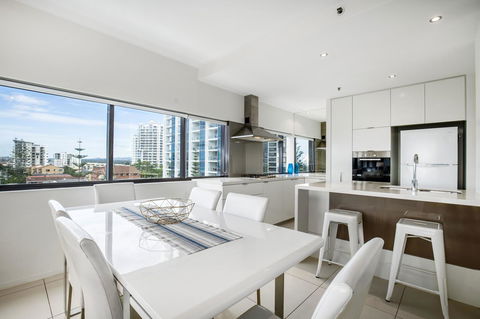 Ultra Broadbeach - Holiday Jervis Bay 9