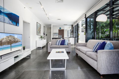 Ultra Broadbeach - Holiday Jervis Bay 23
