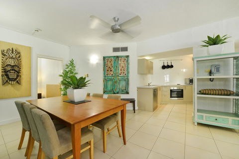 Club Tropical Resort - Official Onsite Reception & Check In - Holiday Jervis Bay 1