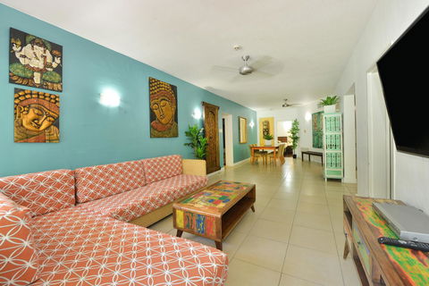 Club Tropical Resort - Official Onsite Reception & Check In - Holiday Jervis Bay 28
