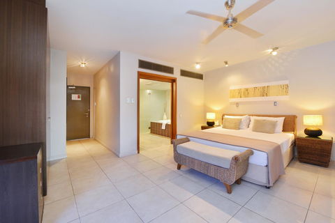 Club Tropical Resort - Official Onsite Reception & Check In - Holiday Jervis Bay 33