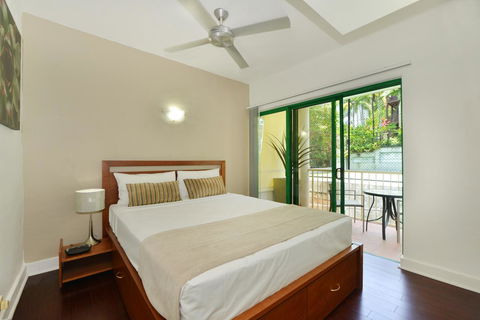 Club Tropical Resort - Official Onsite Reception & Check In - Holiday Jervis Bay 7