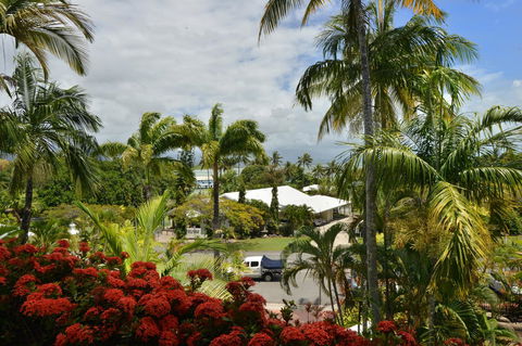 Club Tropical Resort - Official Onsite Reception & Check In - Holiday Jervis Bay 35