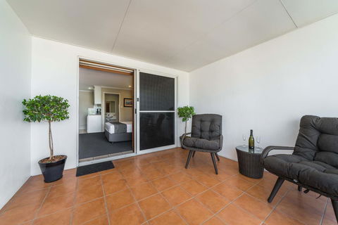 Cosmopolitan Motel & Serviced Apartments - Holiday Jervis Bay 18