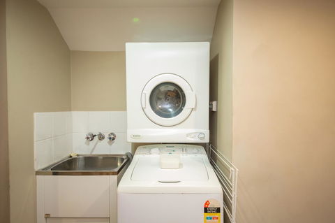 Cosmopolitan Motel & Serviced Apartments - Holiday Jervis Bay 23