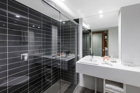 Hotel Grand Chancellor Brisbane - Holiday Jervis Bay 1