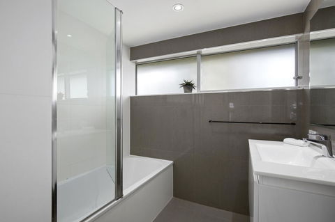 Narrowneck Court Holiday Apartments - Holiday Jervis Bay 9