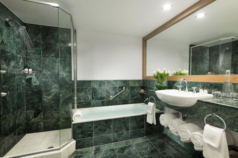Sofitel Gold Coast Broadbeach - Holiday Jervis Bay 2