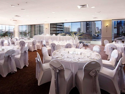 Sofitel Gold Coast Broadbeach - Holiday Jervis Bay 36