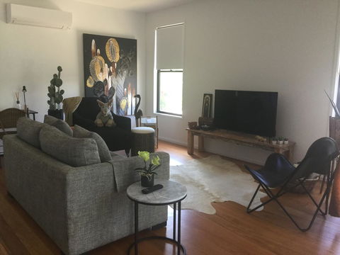 Sam's Buderim Mountain Guest House - Holiday Jervis Bay 6