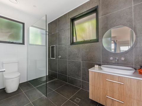 Sam's Buderim Mountain Guest House - Holiday Jervis Bay 5