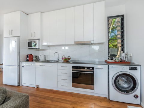 Sam's Buderim Mountain Guest House - Holiday Jervis Bay 4