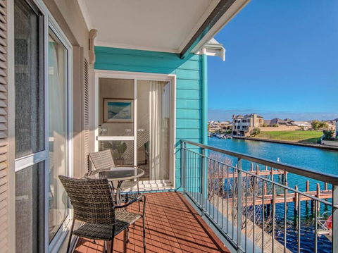 Waters Edge Apartment With Jetty - Holiday Jervis Bay 0