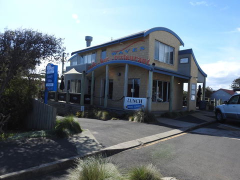 Waves Luxury Suites - Holiday Jervis Bay 2