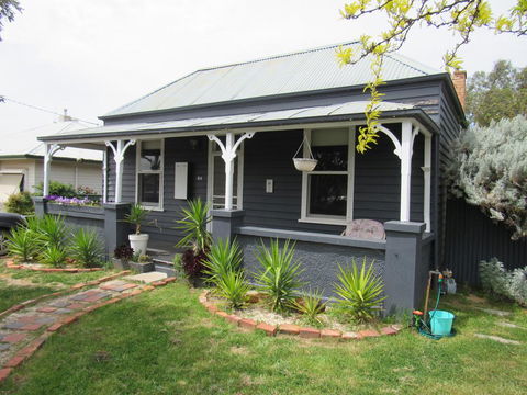 Welcome Stranger Cottage - Holiday Jervis Bay 0