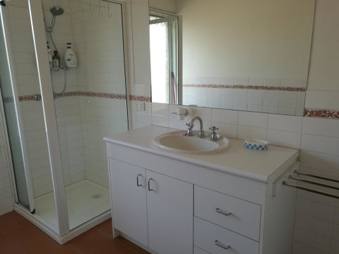 Whole Storey 2 Bedrooms+Kitchen+Living Room In Glen Waverley - Holiday Jervis Bay 1