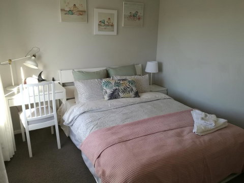 Whole Storey 2 Bedrooms+Kitchen+Living Room In Glen Waverley - Holiday Jervis Bay 2
