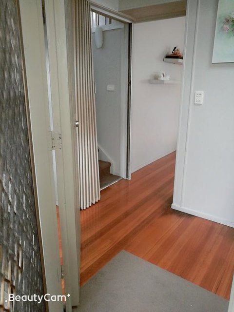 Whole Storey 2 Bedrooms+Kitchen+Living Room In Glen Waverley - Holiday Jervis Bay 3
