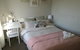 Whole Storey 2 Bedrooms+Kitchen+Living Room In Glen Waverley - thumb 2