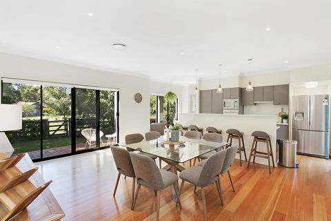Wine Down - Holiday Jervis Bay 1