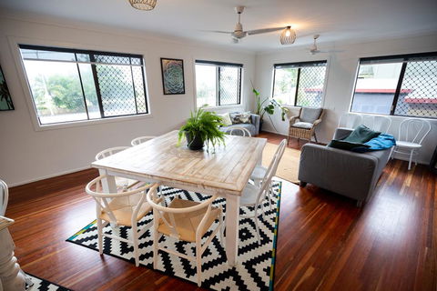 Yeppoon Beachhouse - Holiday Jervis Bay 2