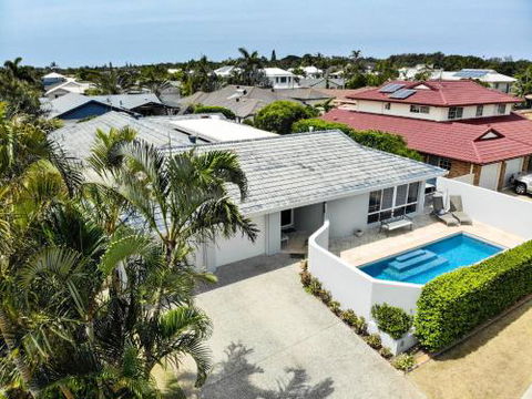 Relax At Bokarina Beach House Walk To Beach Relax By The Pool - Holiday Jervis Bay 2