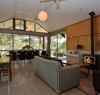 Elfin Hill Vineyard Accommodation - Holiday Jervis Bay