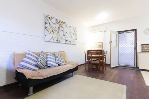 B3 Crawley Apartment 1 BRM & Sleepout Near UWA - Holiday Jervis Bay 0