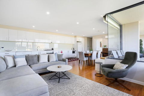 B314S - Waverton Village Heights - Holiday Jervis Bay 2