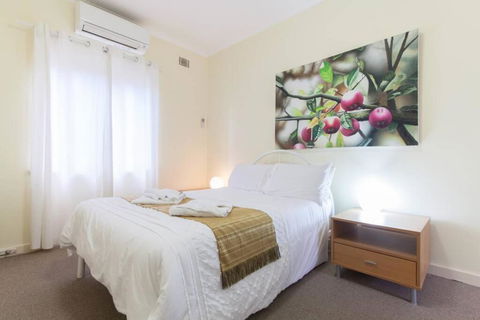 B5 Crawley Apartment 1 BRM & Sleepout Near UWA - Holiday Jervis Bay 1