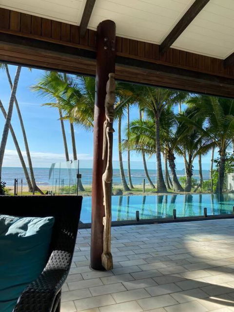 BALA Beach House On ABSOLUTE Beachfront - Holiday Jervis Bay 0