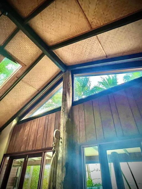 BALA Beach House On ABSOLUTE Beachfront - Holiday Jervis Bay 3