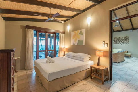 BALA Beach House On ABSOLUTE Beachfront - Holiday Jervis Bay 4