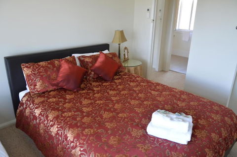 BATHURST GOLDFIELDS RESIDENCE On MOUNT PANORAMA - Holiday Jervis Bay 2