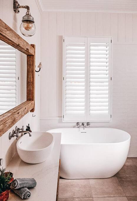 BAY PROPERTIES . Beach House Yamba - Holiday Jervis Bay 2