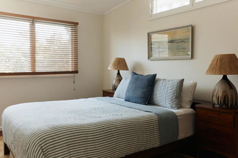 BAY PROPERTIES . The Sailor Shack - Holiday Jervis Bay 3