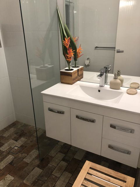 Cairns Beach House Our Oasis - Holiday Jervis Bay 28