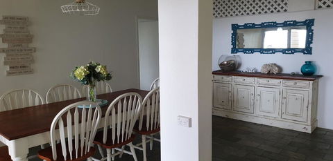 Cairns Beach House Our Oasis - Holiday Jervis Bay 15