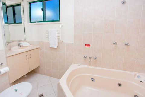 NRMA Bowen Beachfront Holiday Park - Holiday Jervis Bay 14