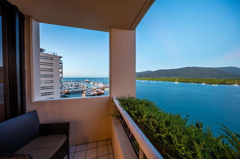 Hilton Cairns - Holiday Jervis Bay 30