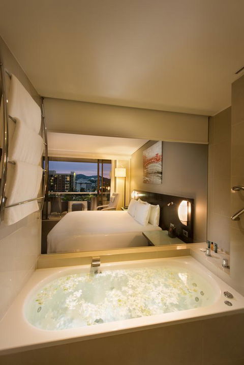 Hilton Cairns - Holiday Jervis Bay 22