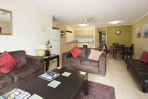 Burleigh Palms Holiday Apartments - Holiday Jervis Bay 36