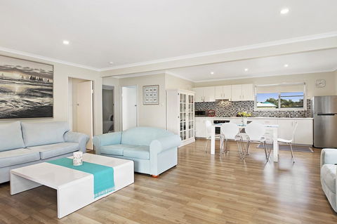 Fishing And Swimming At Your Doorstep - Sylvan Beach Esp, Bellara - Holiday Jervis Bay 6