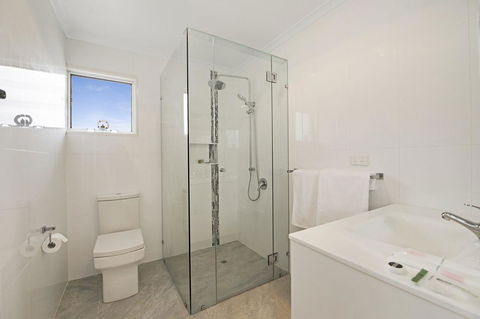 Fishing And Swimming At Your Doorstep - Sylvan Beach Esp, Bellara - Holiday Jervis Bay 9