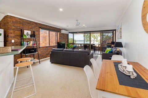 Spacious Family Unit With Incredible Views. - Holiday Jervis Bay 12