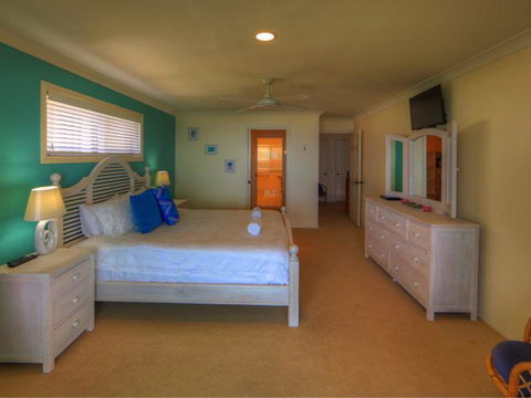 Belle Vue Beach House By Discover Stradbroke - Holiday Jervis Bay 1