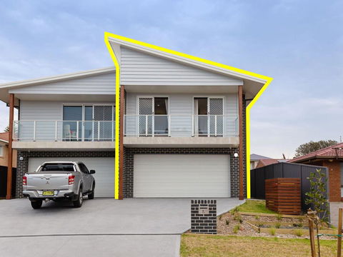 'Birubi Breezes', 2/7 Fitzroy St - Large Duplex With Air Conditioning, WIFI & Only 5 Minute Walk To The Beach - Holiday Jervis Bay 0