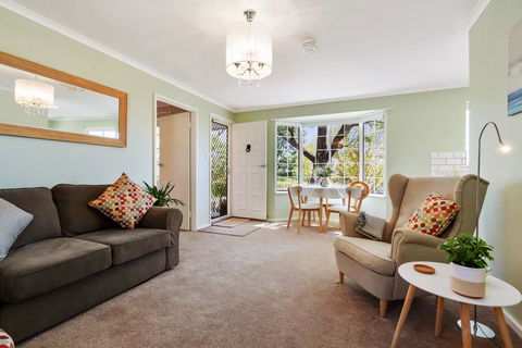 'In The Vines' Guest Cottage, Barossa Valley - Holiday Jervis Bay 1