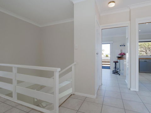 'SeaHaven', 2 Richardson Ave - Large Home With Aircon, Smart TV, WIFI, Netflix & Boat Parking - Holiday Jervis Bay 1